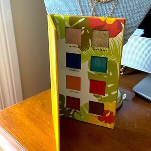 Alamar cosmetics eyeshadow palette